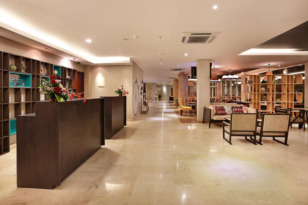 Azana Boutique Hotel Denpasar Экстерьер фото