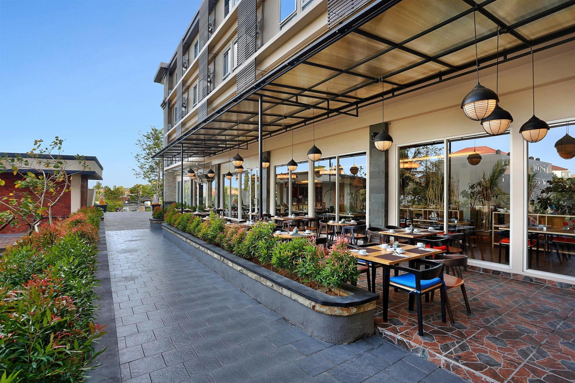 Azana Boutique Hotel Denpasar Экстерьер фото