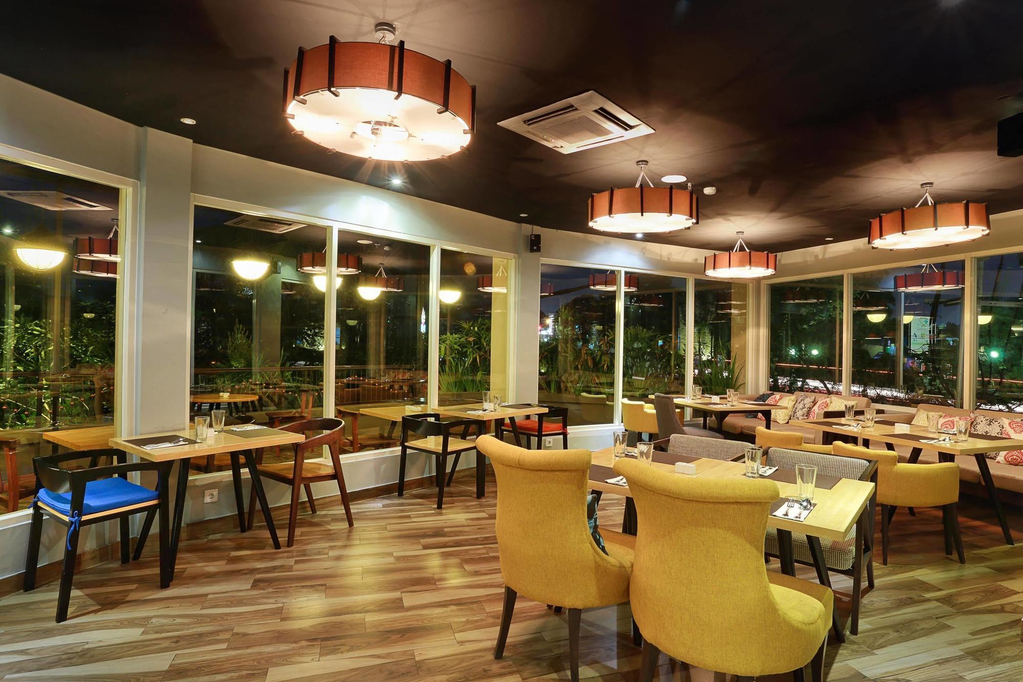 Azana Boutique Hotel Denpasar Экстерьер фото