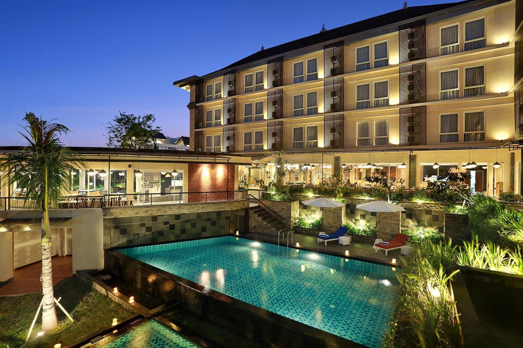 Azana Boutique Hotel Denpasar Экстерьер фото