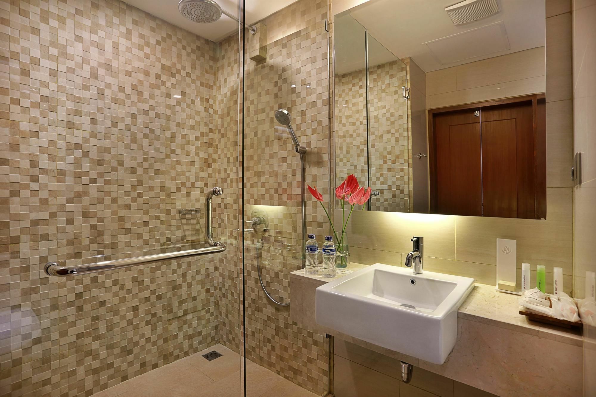 Azana Boutique Hotel Denpasar Экстерьер фото